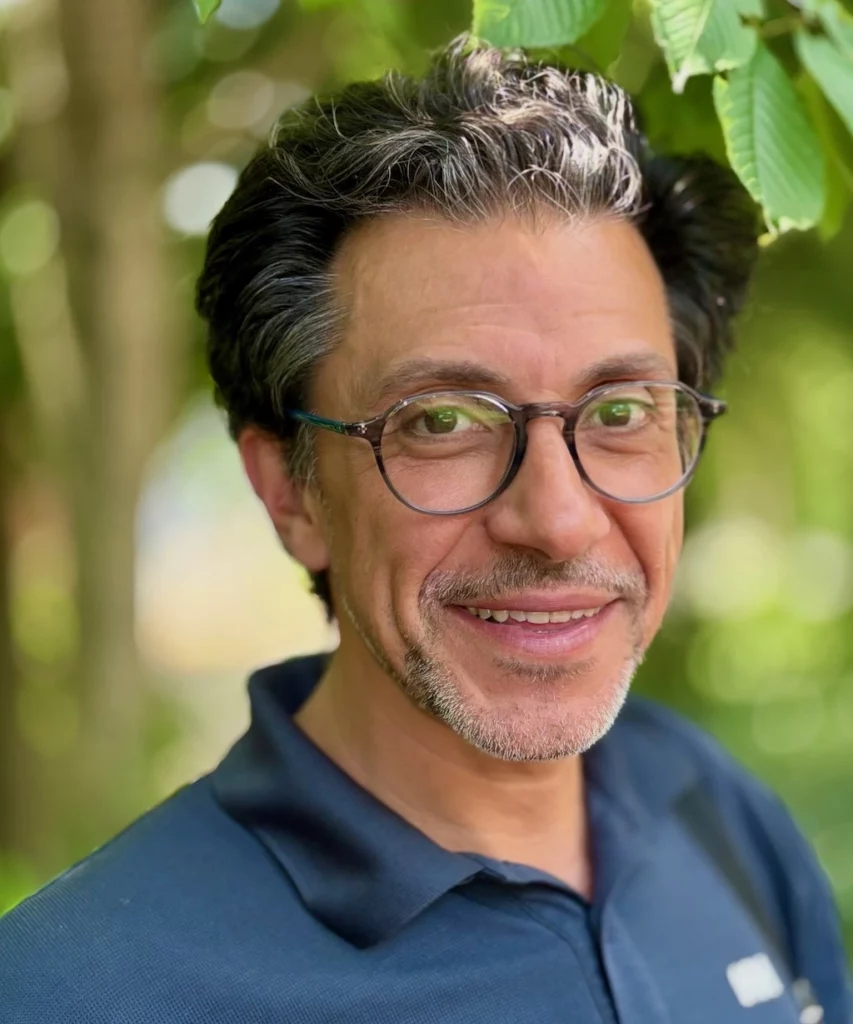 AYAM Le Garçon Masseur